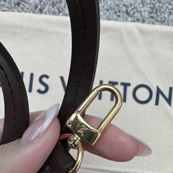 Louis Vuitton Damier Ebene Favorite MM - Picture 8 of 13